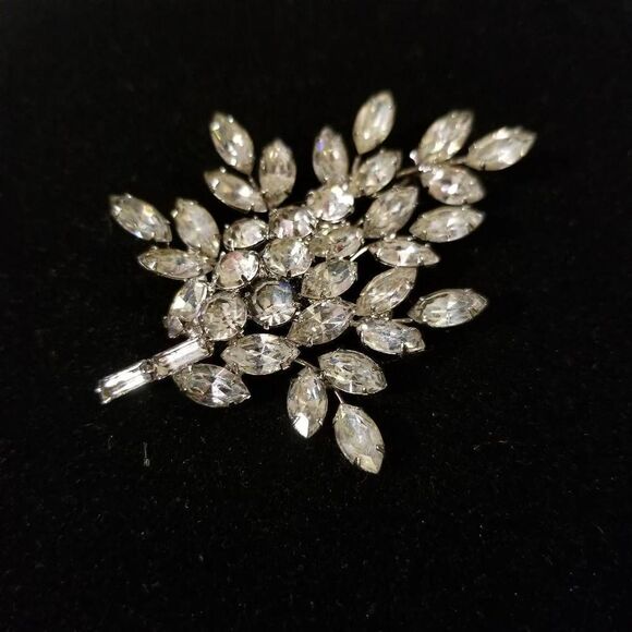 Vintage Clear Rhinestone Brooch Pin Leaf Cluster - Picture 1 of 8